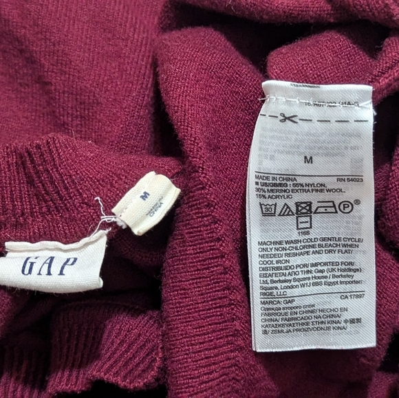Gap Women's Medium Garnet Red Lightweight Wool Long Sleeve Pull Over Sweater - Picture 6 of 10